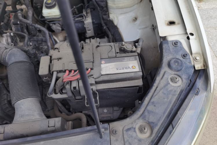 Used Volkswagen Lavida 2015 1.6L Automatic Comfort Edition Engine Bay Left