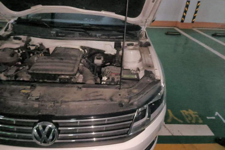 Used Volkswagen Lavida 2015 1.6L Manual Comfort Edition Engine Bay Left