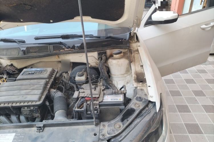 Used Volkswagen Lavida 2015 1.6L Automatic Comfort Edition Engine Bay Left