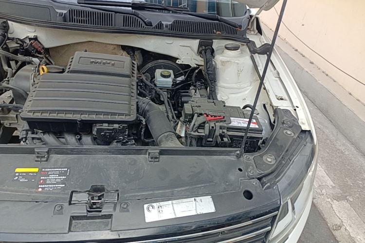 Used Volkswagen Lavida 2015 1.6L Automatic Fashion Edition Engine Bay Left