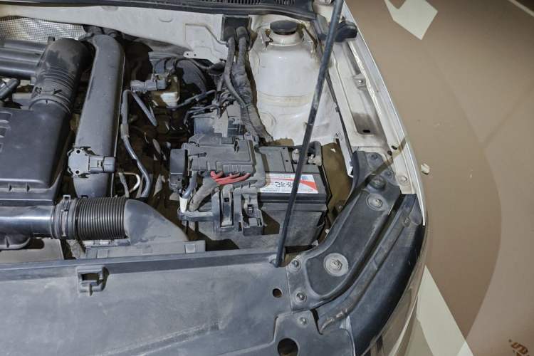 Used Volkswagen Lavida 2015 230TSI DSG Comfort Edition Engine Bay Left