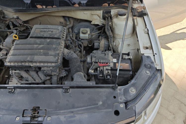 Used Volkswagen Lavida 2015 1.6L Manual Comfort Edition Engine Bay Left