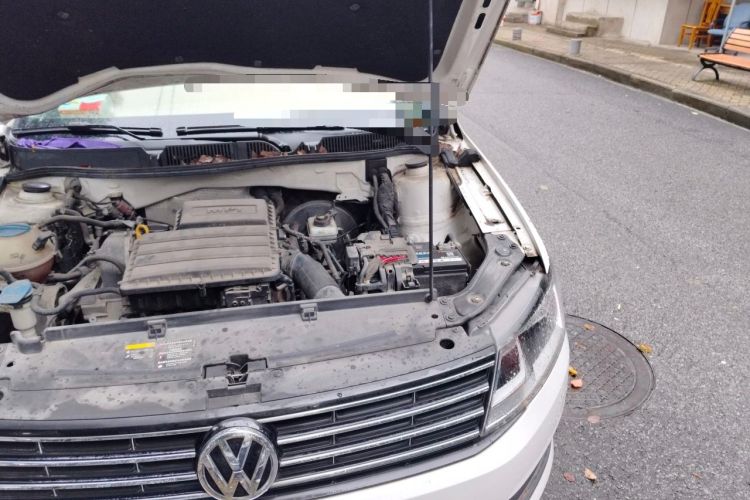 Used Volkswagen Lavida 2015 1.6L Automatic Comfort Edition Engine Bay Left