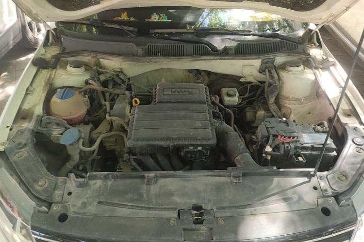 Used Volkswagen Lavida 2015 1.6L Manual Comfort Edition Engine Bay