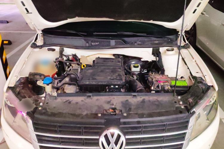 Used Volkswagen Lavida 2015 1.6L Automatic Fashion Edition Engine Bay