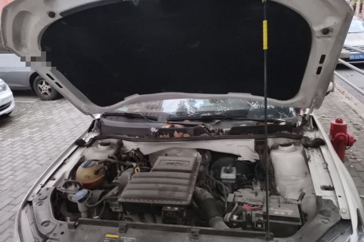 Used Volkswagen Lavida 2015 1.6L Automatic Comfort Edition Engine Bay