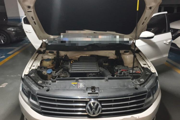 Used Volkswagen Lavida 2015 1.6L Automatic Comfort Edition Engine Bay