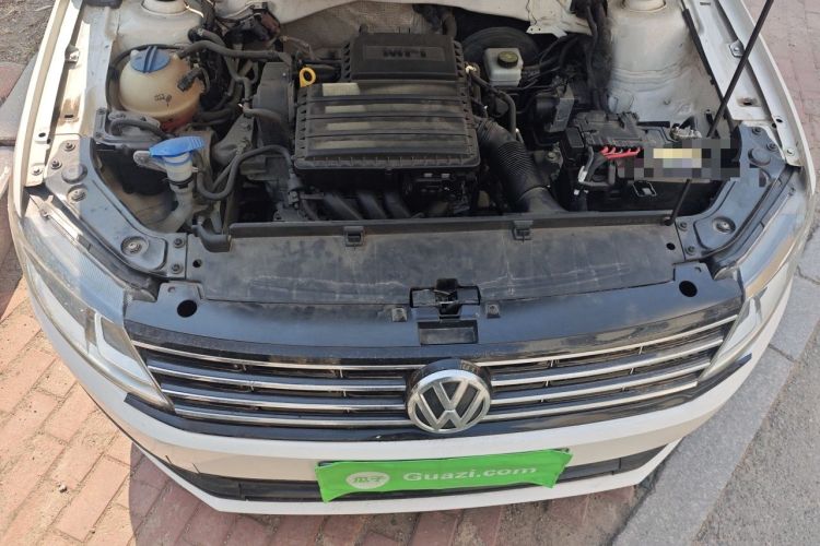 Used Volkswagen Lavida 2015 1.6L Manual Fashion Edition Engine Bay