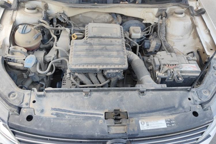 Used Volkswagen Lavida 2015 1.6L Manual Comfort Edition Engine Bay