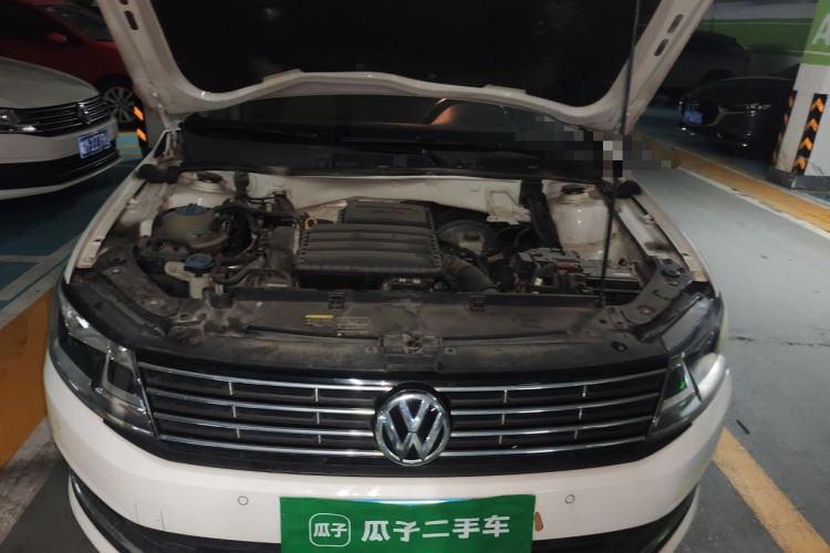Used Volkswagen Lavida 2015 1.6L Automatic Comfort Edition Engine Bay