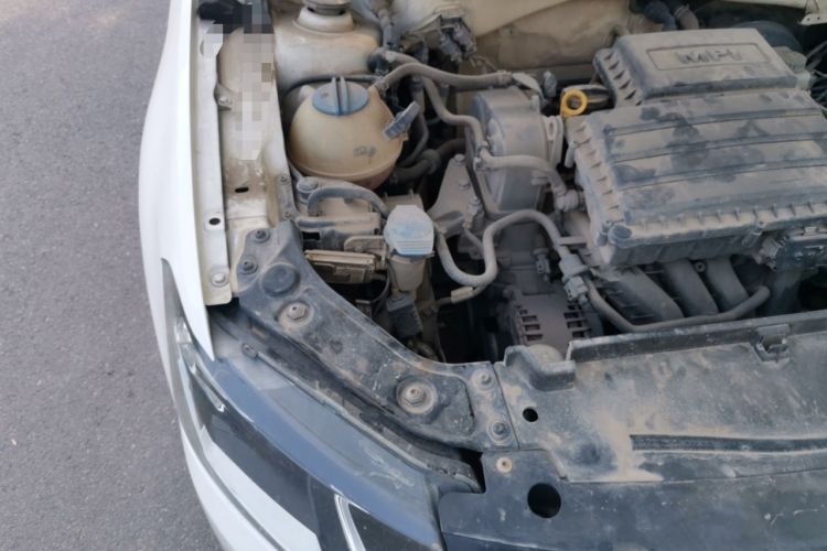 Used Volkswagen Lavida 2015 1.6L Manual Comfort Edition Engine Bay Right