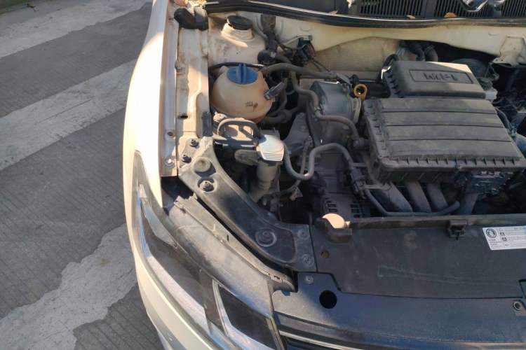 Used Volkswagen Lavida 2015 1.6L Automatic Comfort Edition Engine Bay Right