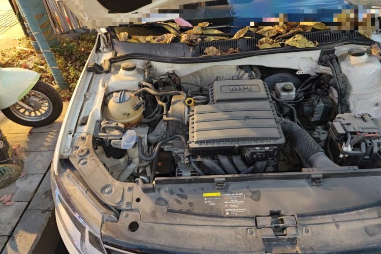 Used Volkswagen Lavida 2015 1.6L Manual Comfort Edition Engine Bay Right