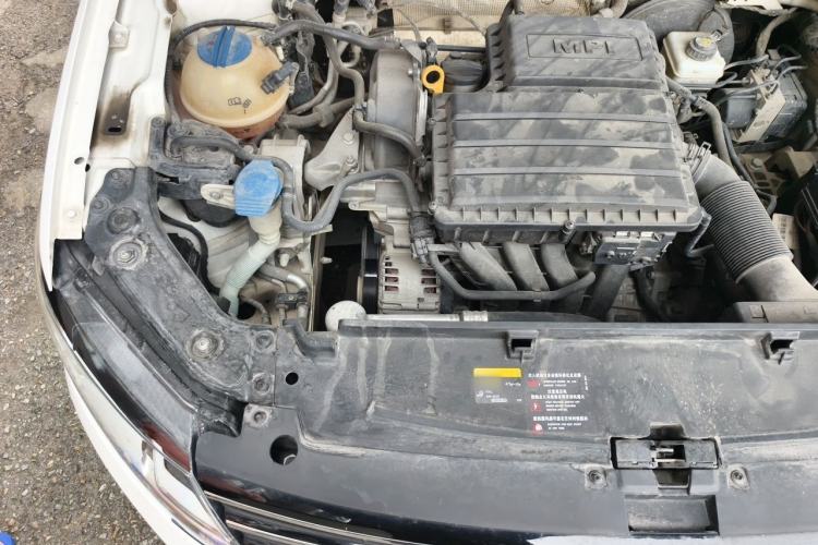Used Volkswagen Lavida 2015 1.6L Automatic Comfort Edition Engine Bay Right