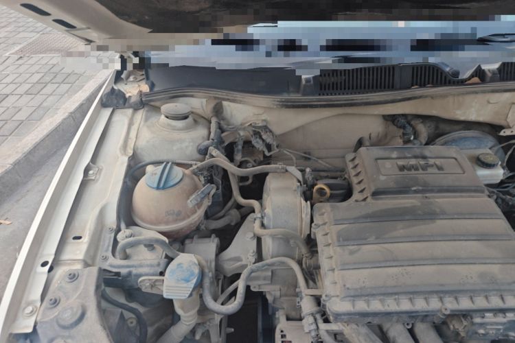 Used Volkswagen Lavida 2015 1.6L Automatic Fashion Edition Engine Bay Right