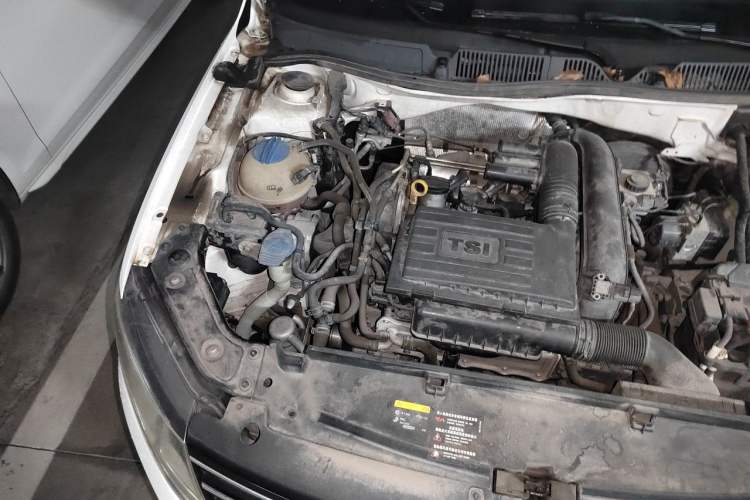 Used Volkswagen Lavida 2015 230TSI DSG Comfort Edition Engine Bay Right