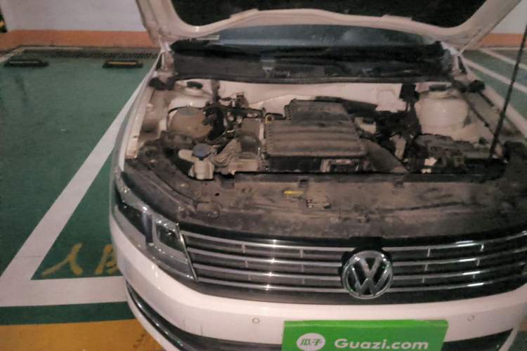 Used Volkswagen Lavida 2015 1.6L Manual Comfort Edition Engine Bay Right