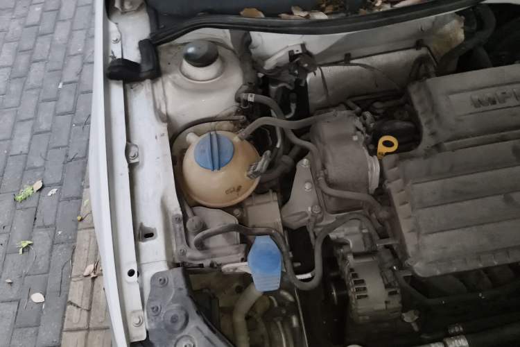 Used Volkswagen Lavida 2015 1.6L Automatic Comfort Edition Engine Bay Right