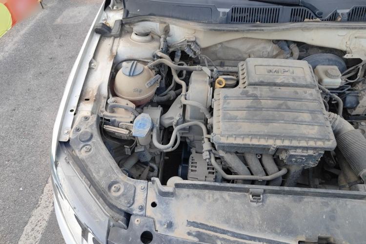 Used Volkswagen Lavida 2015 1.6L Manual Comfort Edition Engine Bay Right