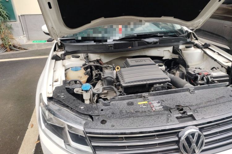 Used Volkswagen Lavida 2015 1.6L Automatic Comfort Edition Engine Bay Right