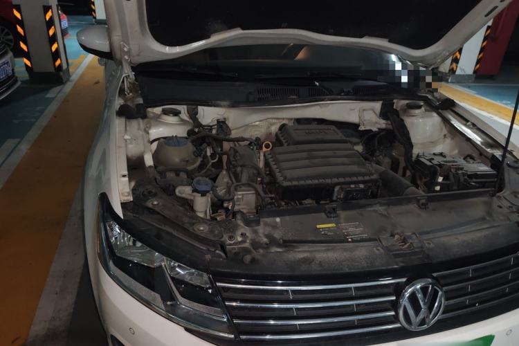 Used Volkswagen Lavida 2015 1.6L Automatic Comfort Edition Engine Bay Right