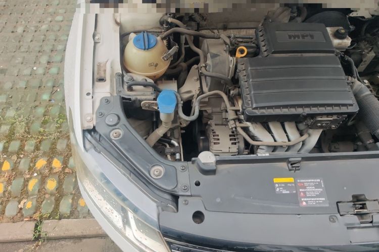 Used Volkswagen Lavida 2015 1.6L Automatic Comfort Edition Engine Bay Right