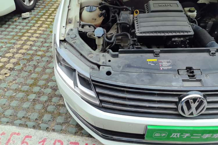 Used Volkswagen Lavida 2015 1.6L Manual Comfort Edition Engine Bay Right