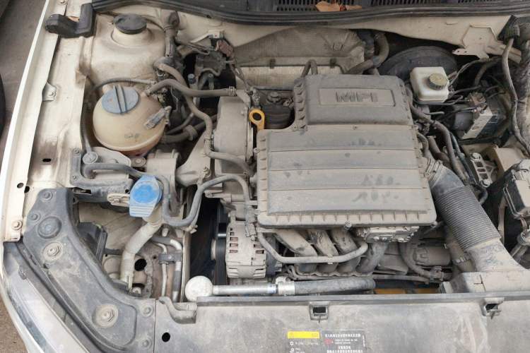 Used Volkswagen Lavida 2015 1.6L Automatic Comfort Edition Engine Bay Right