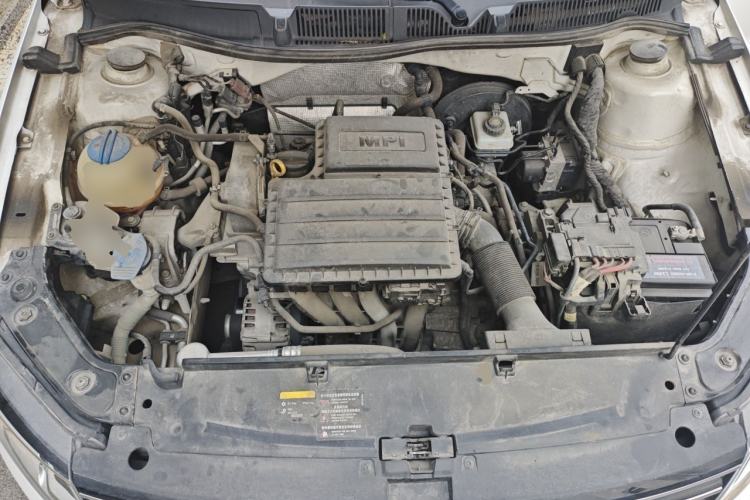 Used Volkswagen Lavida 2015 1.6L Automatic Comfort Edition Engine Bay