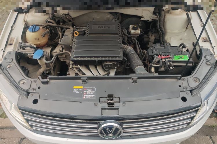 Used Volkswagen Lavida 2015 1.6L Automatic Comfort Edition Engine Bay