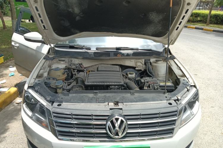 Used Volkswagen Lavida 2015 1.6L Automatic Fashion Edition Engine Bay