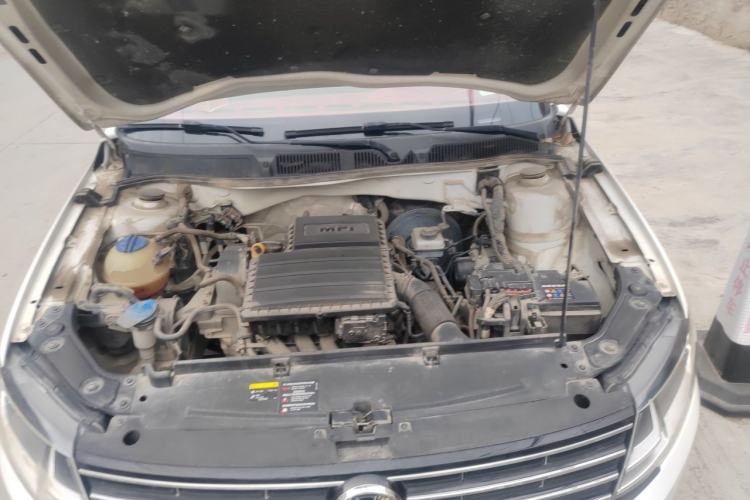 Used Volkswagen Lavida 2015 1.6L Automatic Fashion Edition Engine Bay