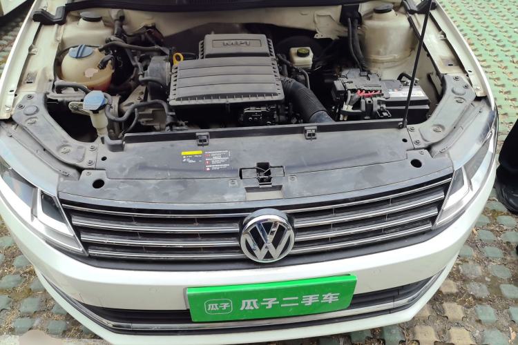 Used Volkswagen Lavida 2015 1.6L Manual Comfort Edition Engine Bay