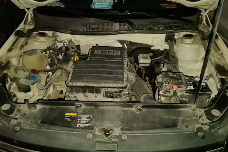 Used Volkswagen Lavida 2015 1.6L Manual Comfort Edition Engine Bay