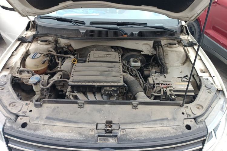 Used Volkswagen Lavida 2015 1.6L Automatic Comfort Edition Engine Bay