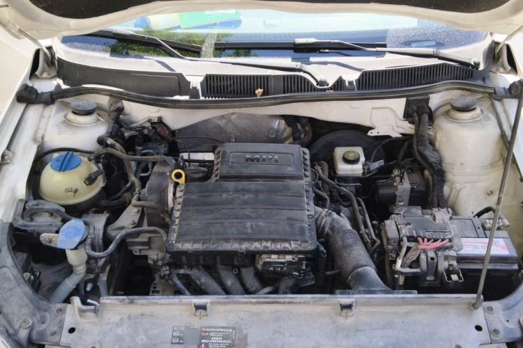 Used Volkswagen Lavida 2015 1.6L Automatic Fashion Edition Engine Bay