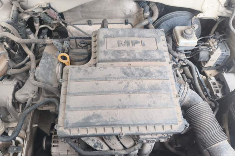 Used Volkswagen Lavida 2015 1.6L Automatic Comfort Edition Engine Bay