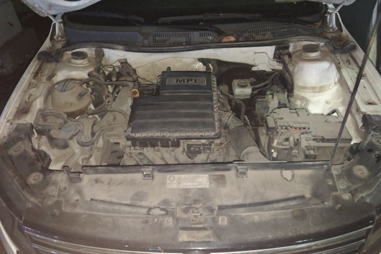 Used Volkswagen Lavida 2015 1.6L Manual Comfort Edition Engine Bay