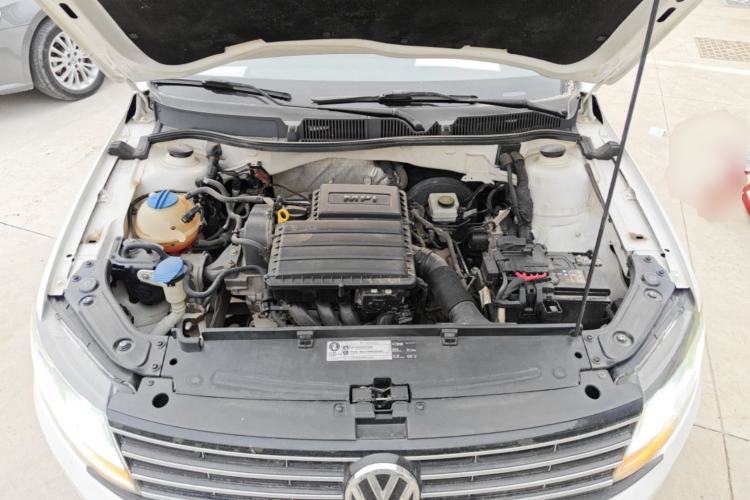 Used Volkswagen Lavida 2015 1.6L Automatic Comfort Edition Engine Bay