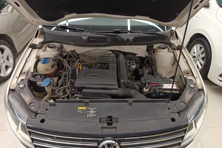 Used Volkswagen Lavida 2015 230TSI DSG Comfort Edition Engine Bay