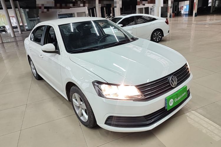 Used Volkswagen Lavida 2015 1.6L Manual Fashion Edition Exterior 1