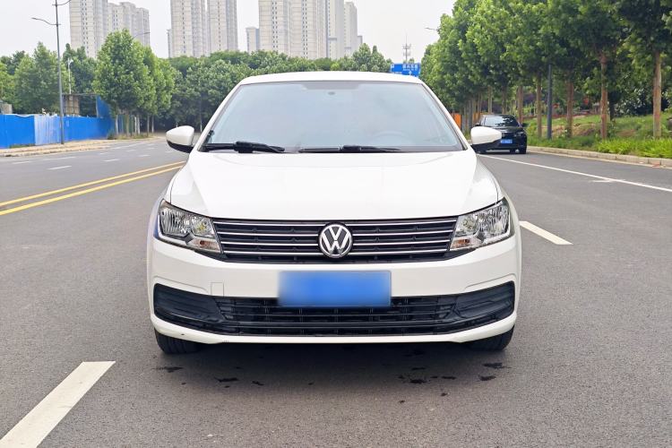 Used Volkswagen Lavida 2015 1.6L Manual Fashion Edition Exterior 1