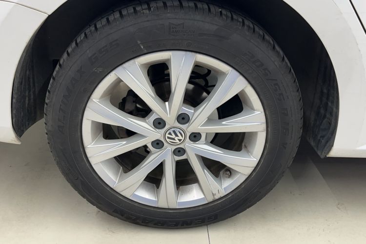 Used Volkswagen Lavida 2015 1.6L Automatic Comfort Edition Exterior 1