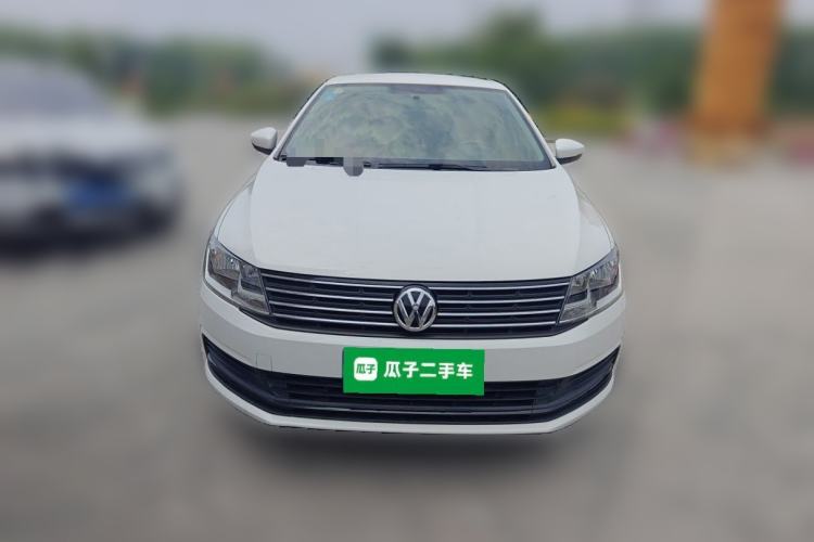 Used Volkswagen Lavida 2015 1.6L Manual Fashion Edition Exterior 1
