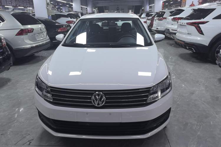 Used Volkswagen Lavida 2015 1.6L Automatic Fashion Edition Exterior 1