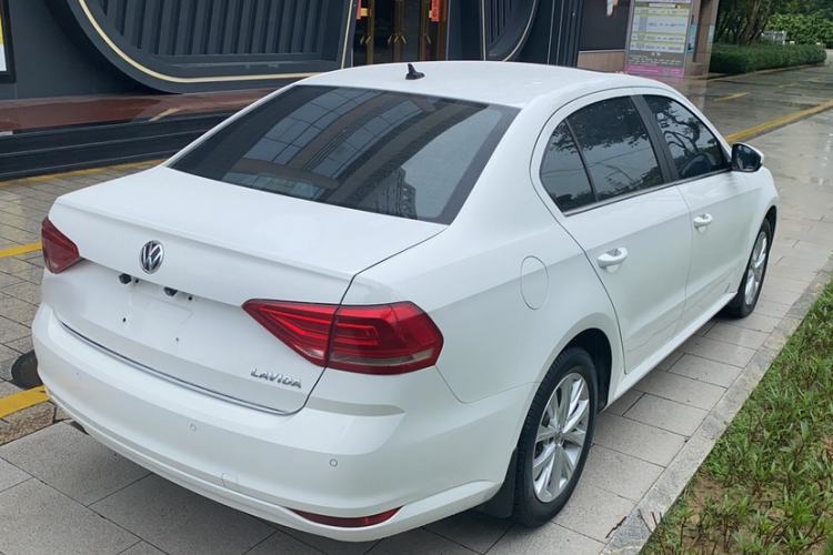 Used Volkswagen Lavida 2015 1.6L Automatic Comfort Edition Exterior 1