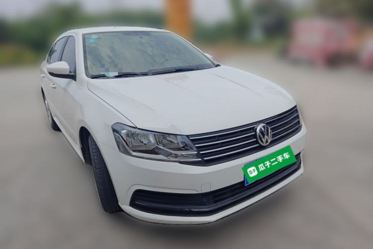Used Volkswagen Lavida 2015 1.6L Manual Fashion Edition Exterior 2