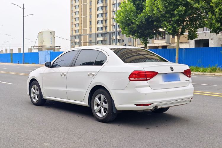 Used Volkswagen Lavida 2015 1.6L Manual Fashion Edition Exterior 3