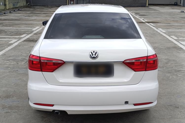 Used Volkswagen Lavida 2015 1.6L Automatic Fashion Edition Exterior 3