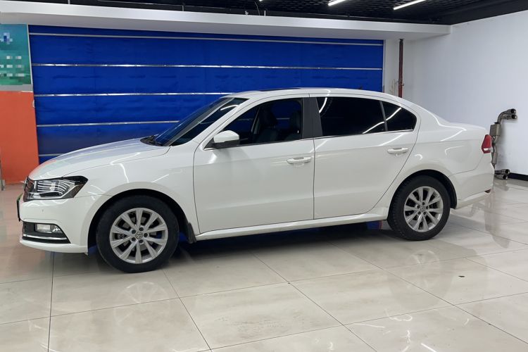 Used Volkswagen Lavida 2015 1.6L Automatic Comfort Edition Exterior 4